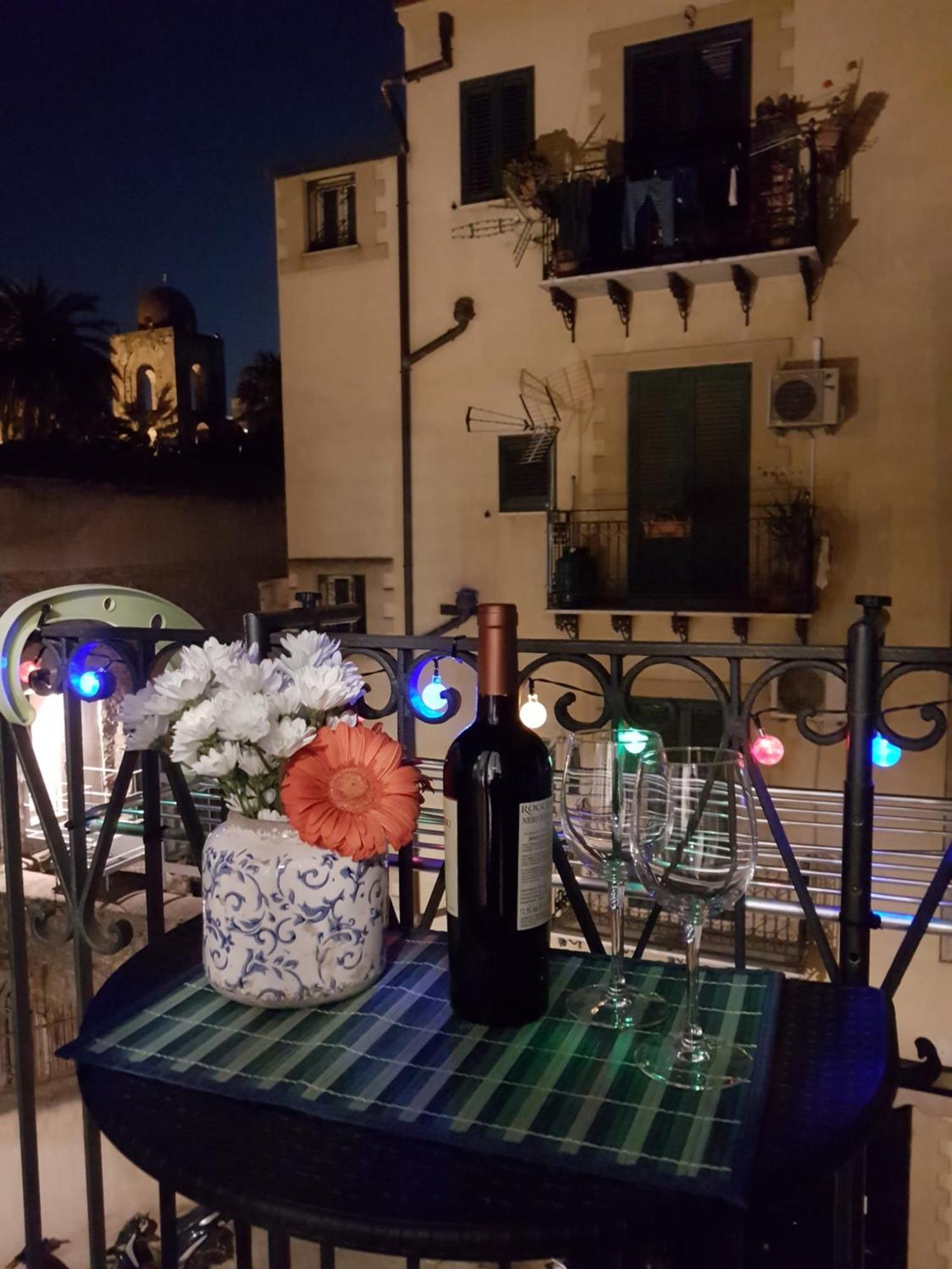 Casa Vacanze Villa D'Orleans Palermo Eksteriør billede