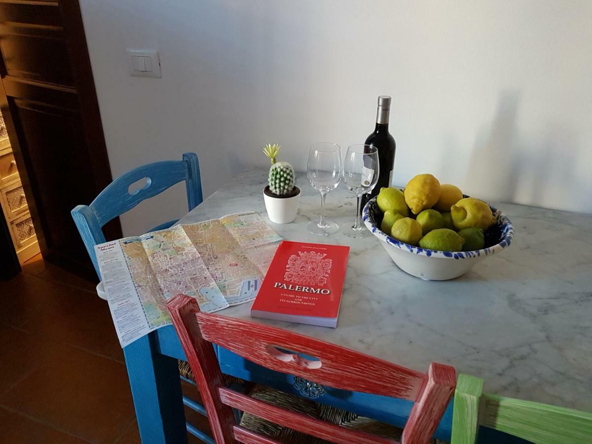 Casa Vacanze Villa D'Orleans Palermo Eksteriør billede