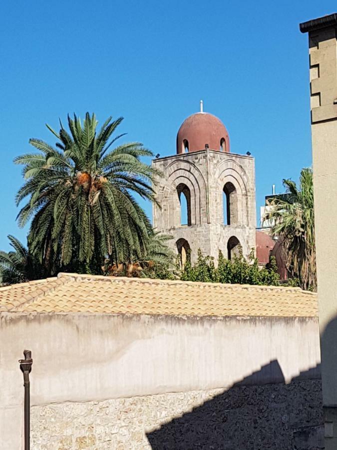 Casa Vacanze Villa D'Orleans Palermo Eksteriør billede
