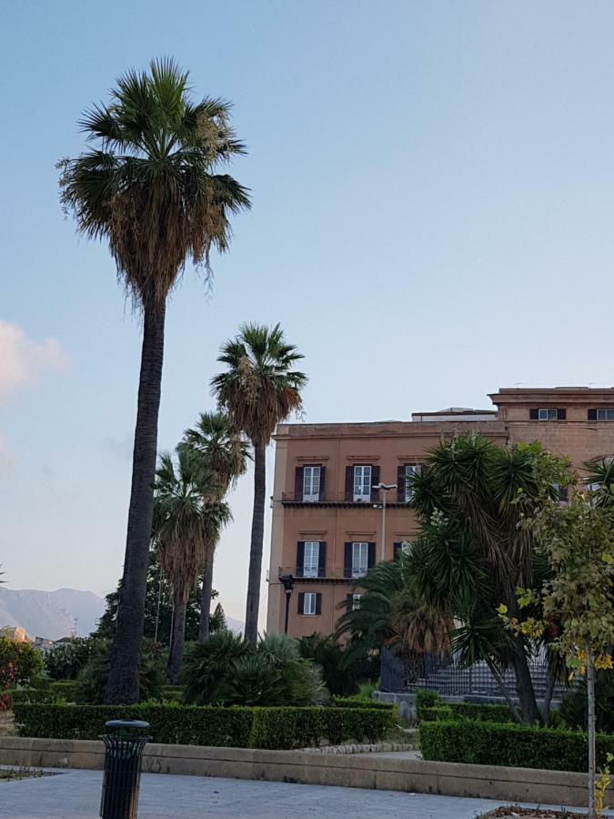 Casa Vacanze Villa D'Orleans Palermo Eksteriør billede