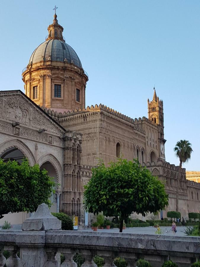 Casa Vacanze Villa D'Orleans Palermo Eksteriør billede
