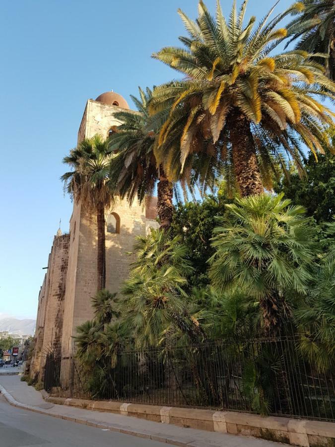 Casa Vacanze Villa D'Orleans Palermo Eksteriør billede