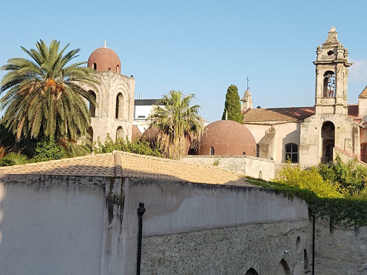 Casa Vacanze Villa D'Orleans Palermo Eksteriør billede