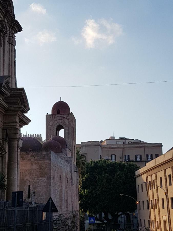 Casa Vacanze Villa D'Orleans Palermo Eksteriør billede