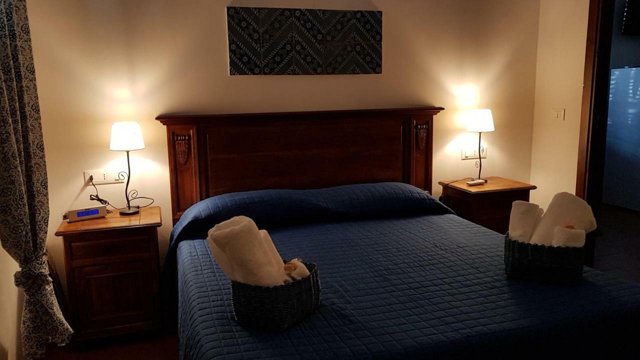 Casa Vacanze Villa D'Orleans Palermo Eksteriør billede